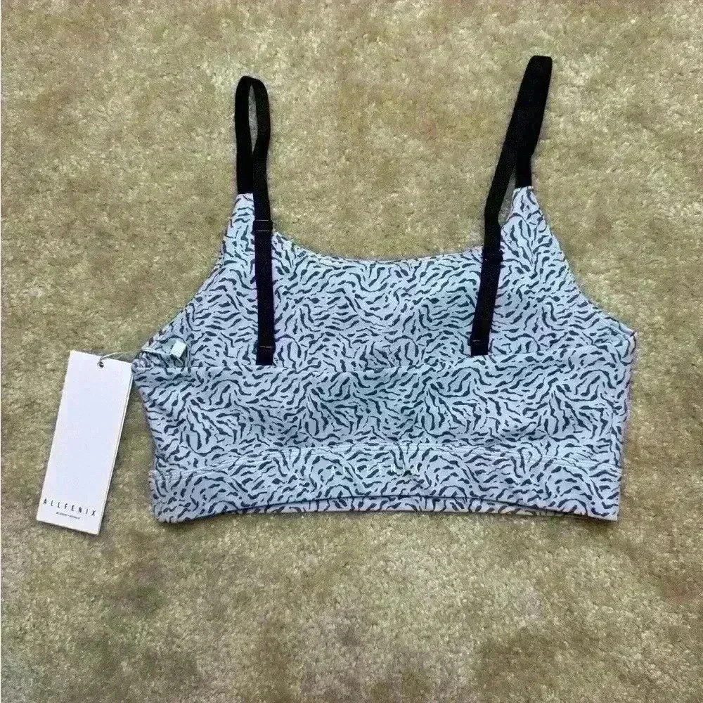 Allfenix Blue Powder Cheetah Sports Bra NWT Size Small - Picture 6 of 10